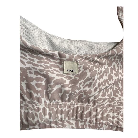 Vuori Sports Bra Women’s Size L Cheetah Print - Picture 4 of 5